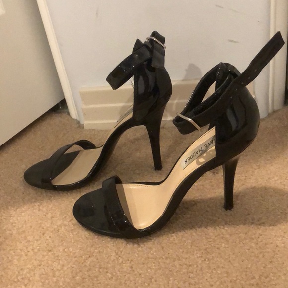 Steve Madden - Picture 2 of 3